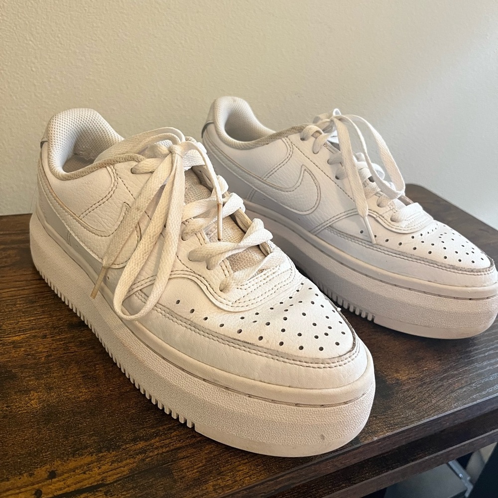 Women’s Nike Air Force Size 8.5